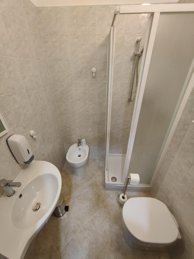 Affittacamere - Santa Rita Rooms ตูริน ภายนอก รูปภาพ