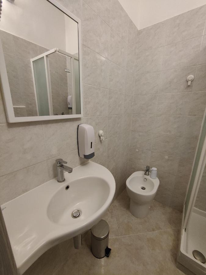 Affittacamere - Santa Rita Rooms ตูริน ภายนอก รูปภาพ